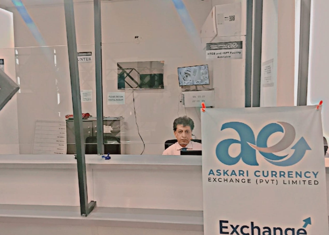 MALL ROAD BOOTH