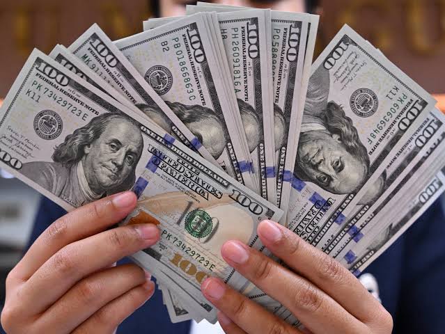 How the US Dollar Controls Currency Exchange in Pakistan